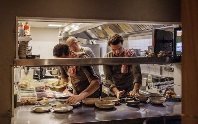 Een dag in de keuken van Groenland: hoe bereiden wij ons voor op een drukke avond?